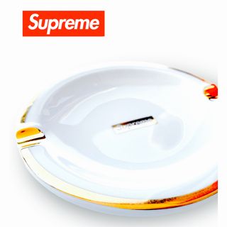 Supremeのフリマアイテム一覧