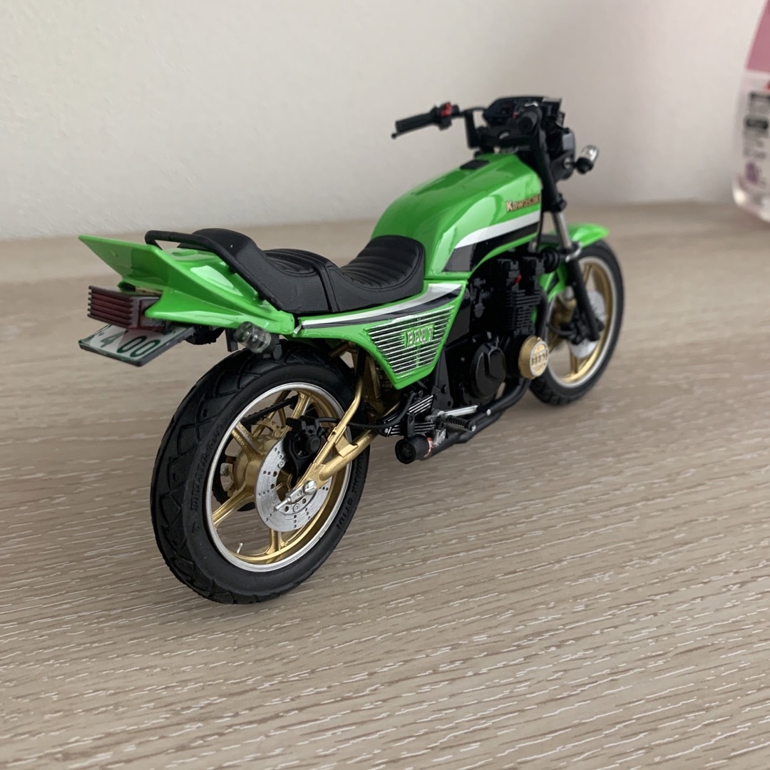 カワサキZ400GP 完成品ライムグリーン アオシマプラモデル バイクの