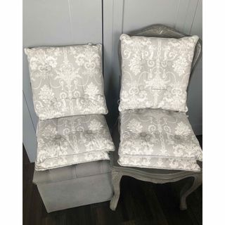 LAURA ASHLEY（クッション）のフリマアイテム一覧