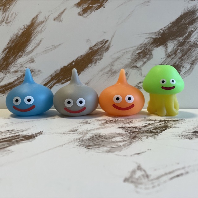 SQUARE ENIX - ドラクエ フィギュア 暗闇で光るぷにぷにスライムの通販