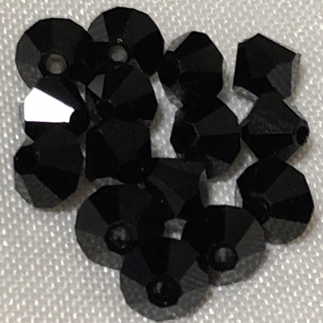 SWAROVSKI - スワロフスキービーズ JET （黒)4ミリ30粒の通販 by AQA's