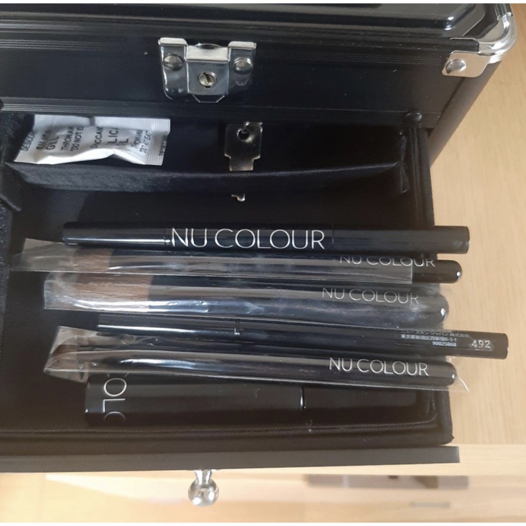 NU SKIN - 【新品未使用】ニュースキン メイクボックスの通販 by non's