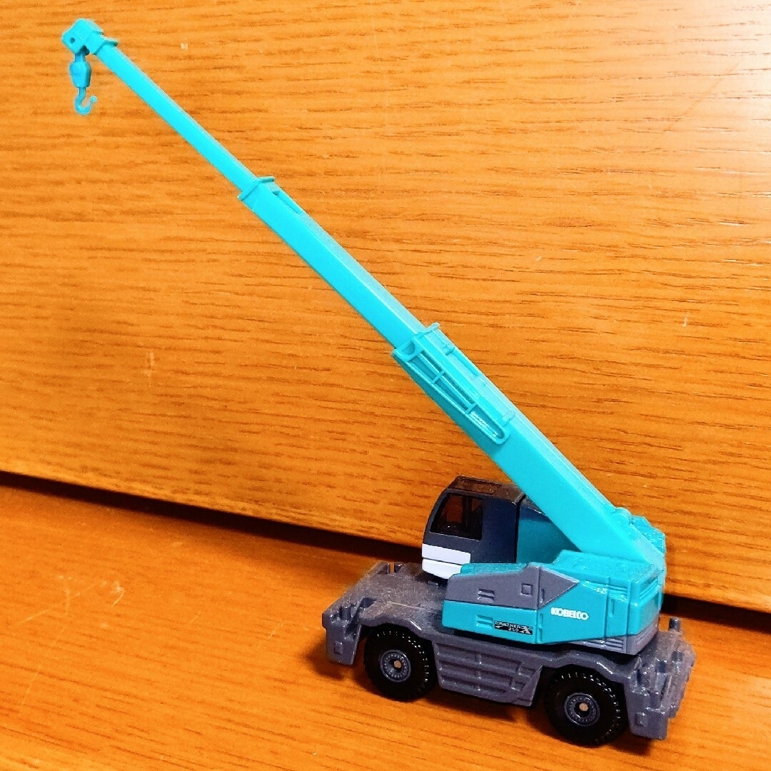 クレーン車／トミカ73・バンサーX250の通販 by 0｜ラクマ