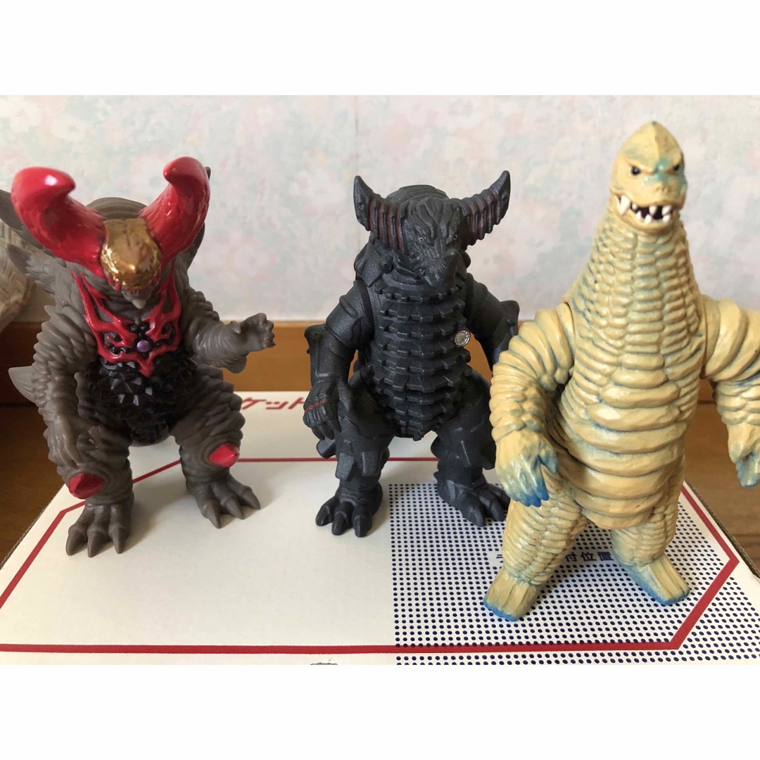 送料込】ウルトラマン怪獣 5体の通販 by みーーーーみ's shop｜ラクマ
