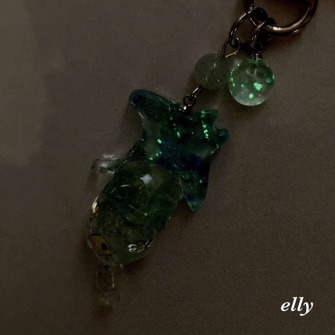 琉球ガラス 海ほたる 蓄光 マンタ じゃれ猫 熱帯魚 レジン