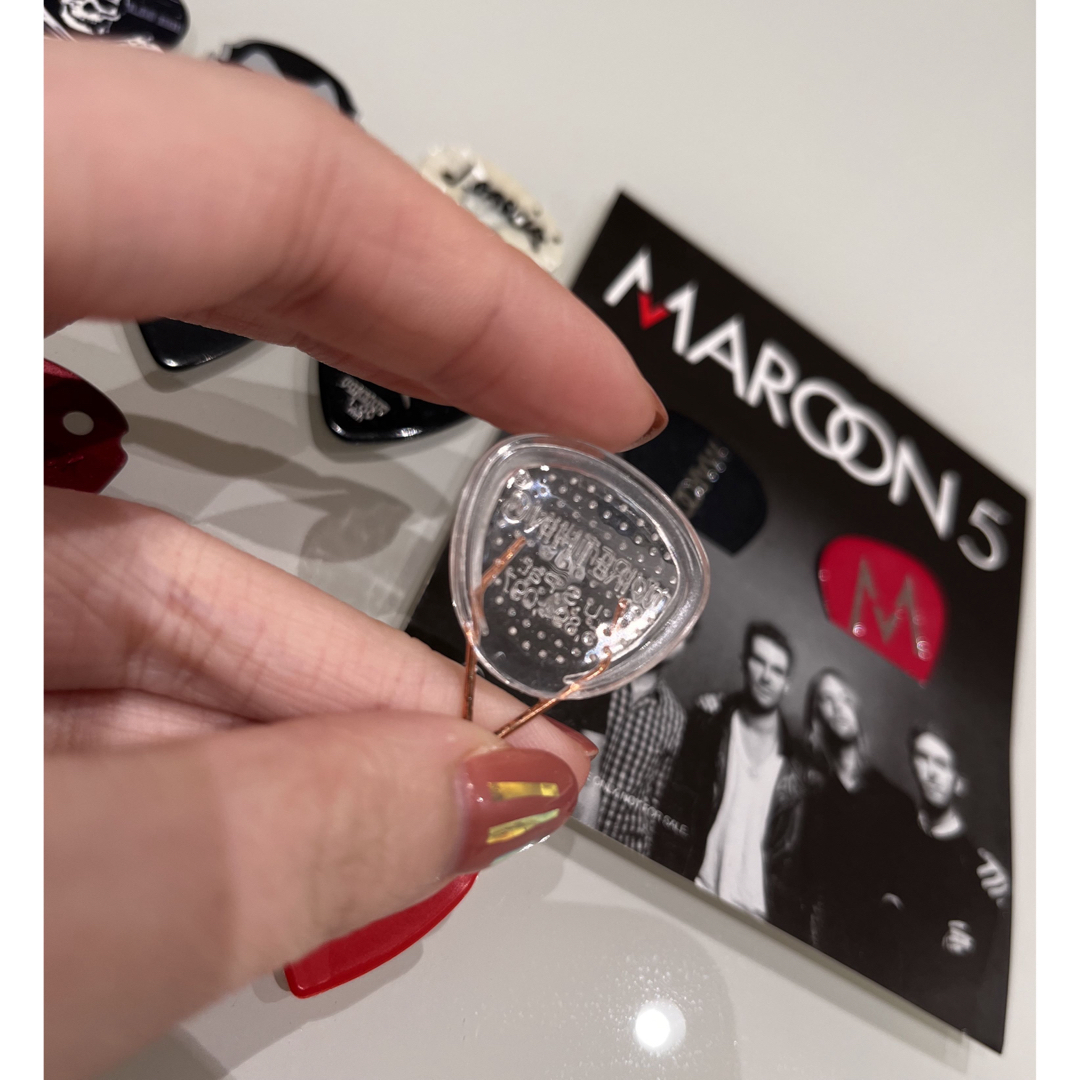 ONE OK ROCK - ギターピック マルーン 5 ピック 透明 メタル