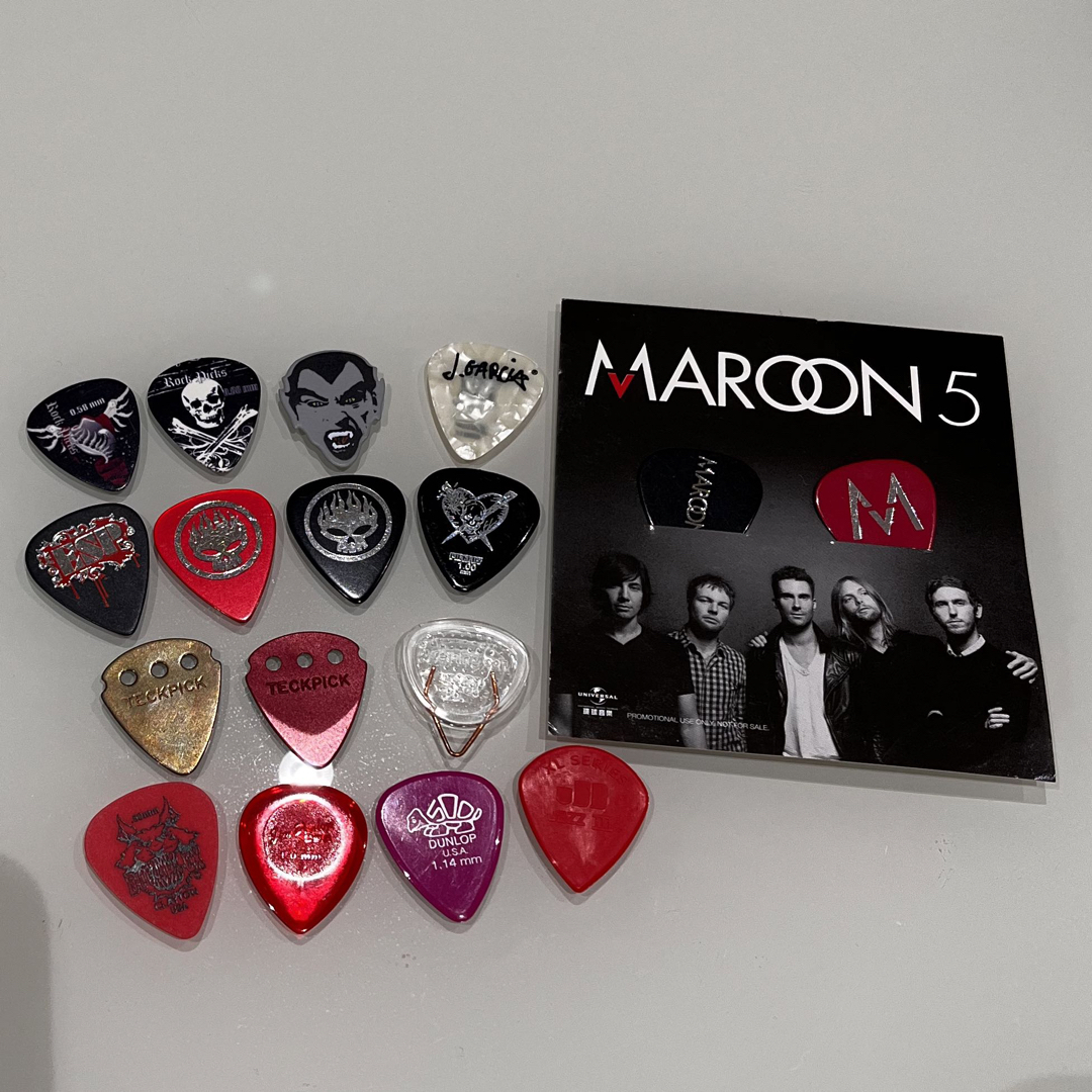 ONE OK ROCK - ギターピック マルーン 5 ピック 透明 メタル