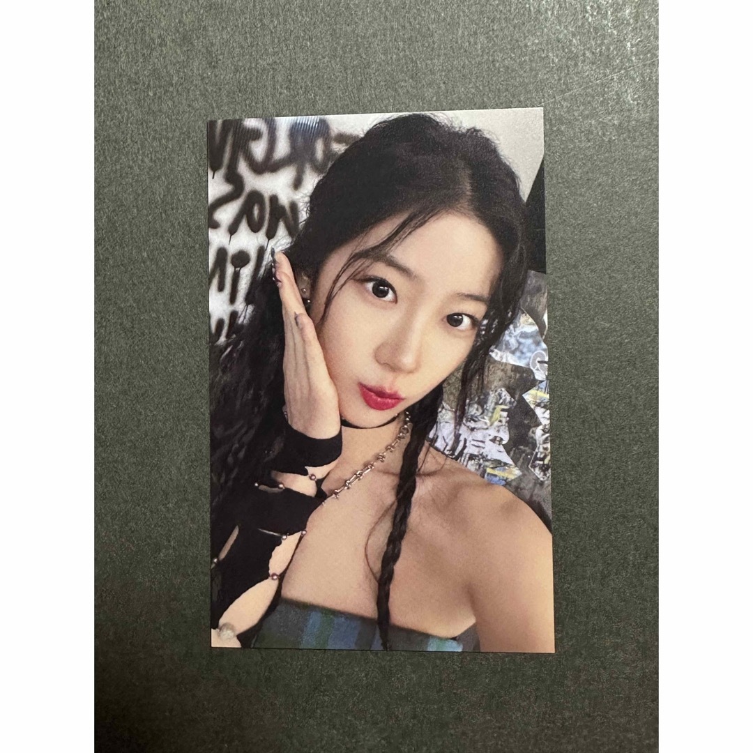 LE SSERAFIM - LE SSERAFIM UNFORGIVEN KAZUHAカズハ ラキドロの通販