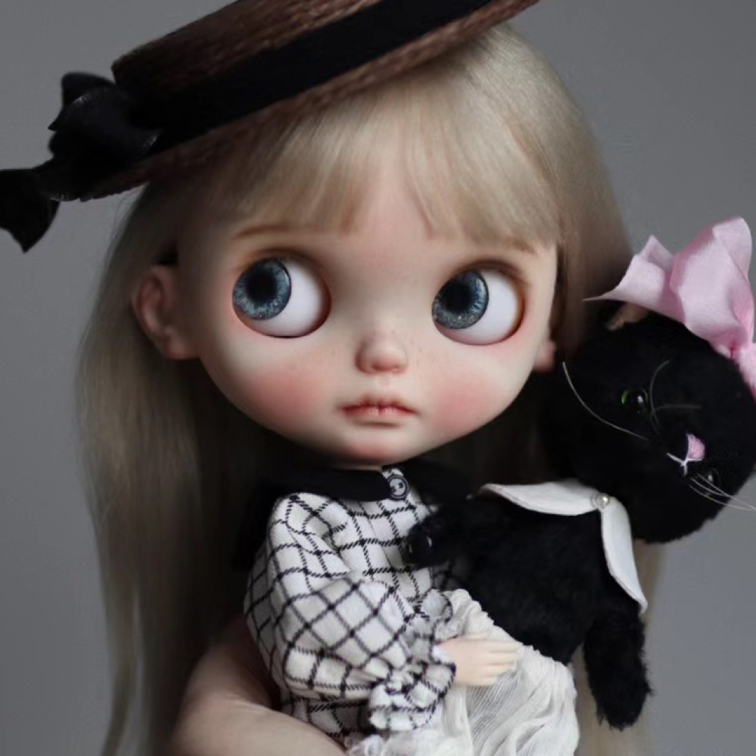カスタムブライス 海外作家様 人形 幼い 優しい ナチュラルメイク