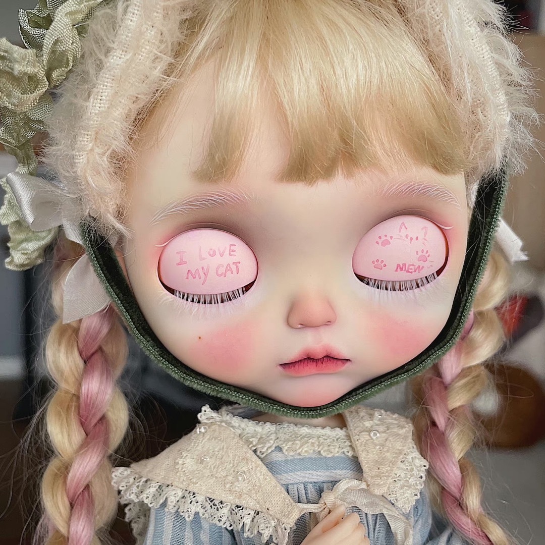 カスタムブライス 海外作家様 人形 アルビノ オッドアイ 白猫ちゃん