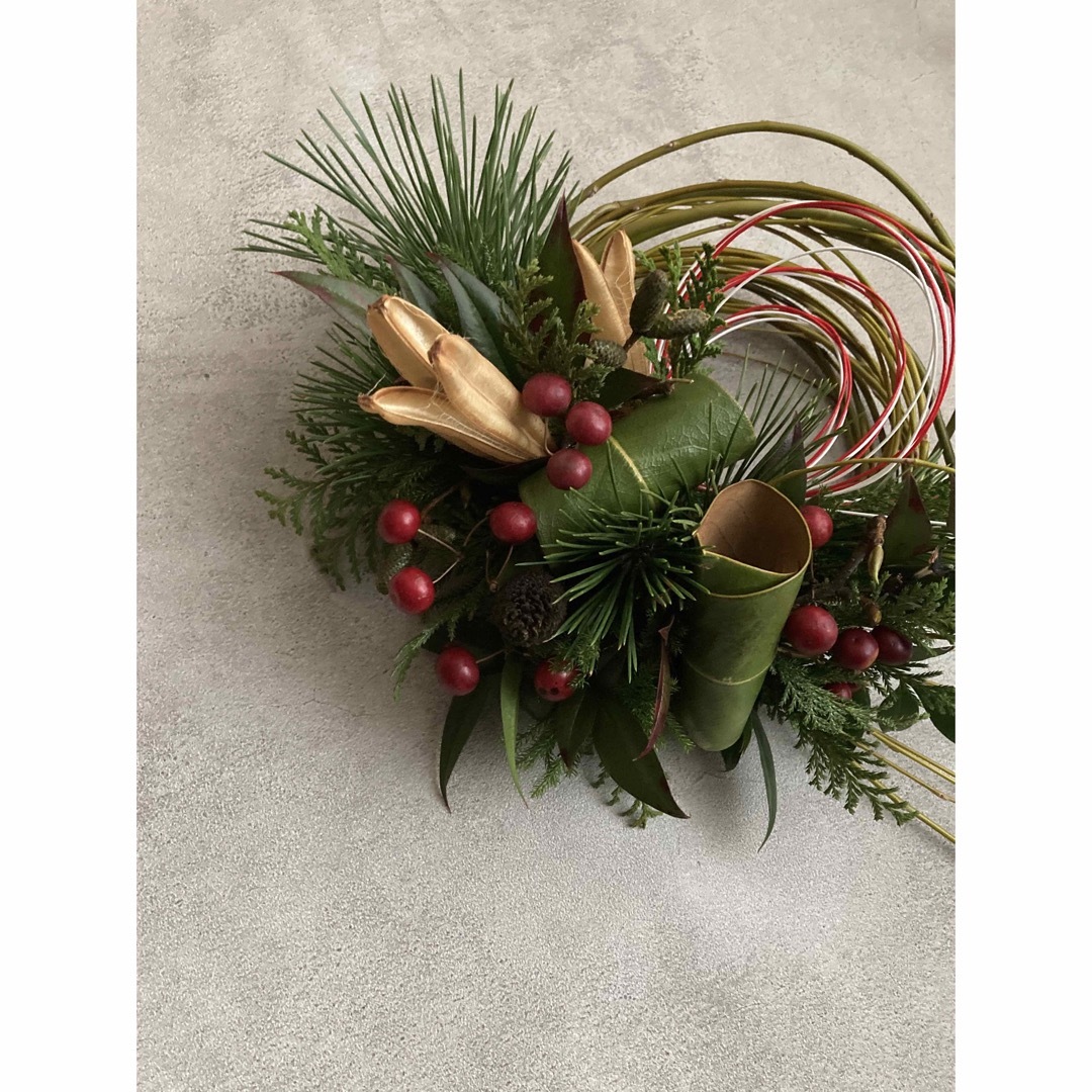 結び柳で縁起良く お多福南天と若松を添えた 和モダンな お正月 御飾り