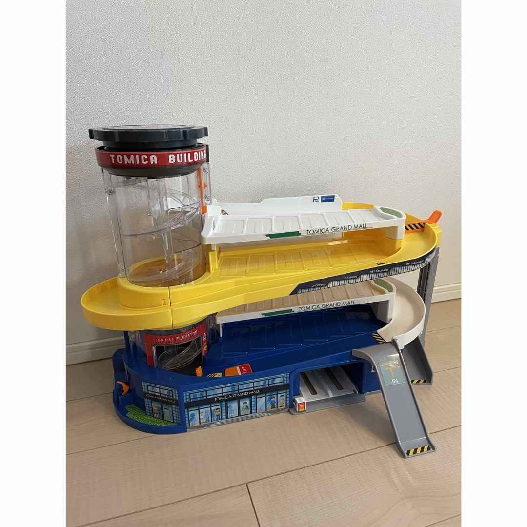 Takara Tomy - トミカワールド ダブルアクション トミカビルの通販 by