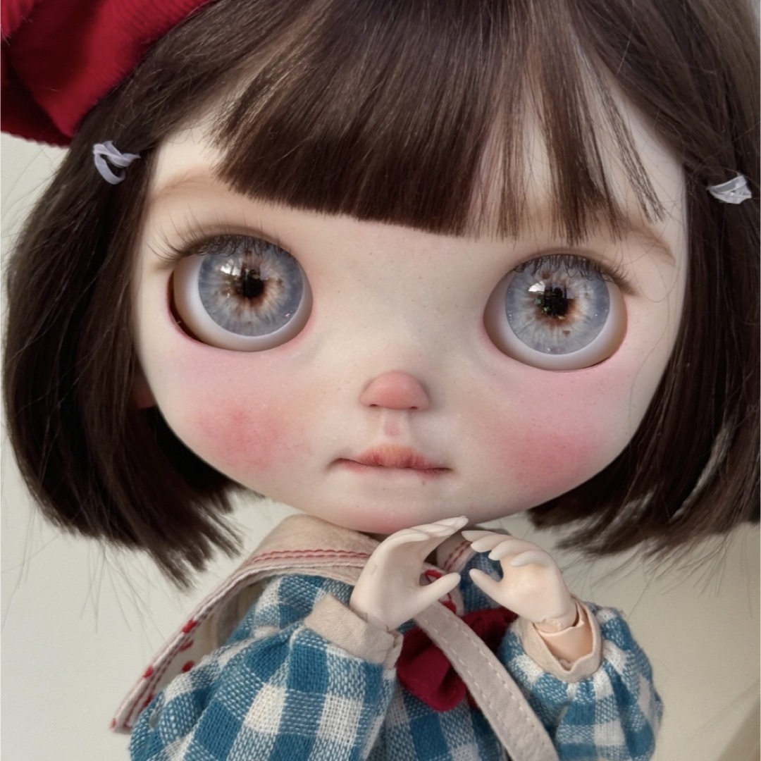 カスタムブライス 海外作家様 ナチュラルメイク 下唇を噛む 優しい