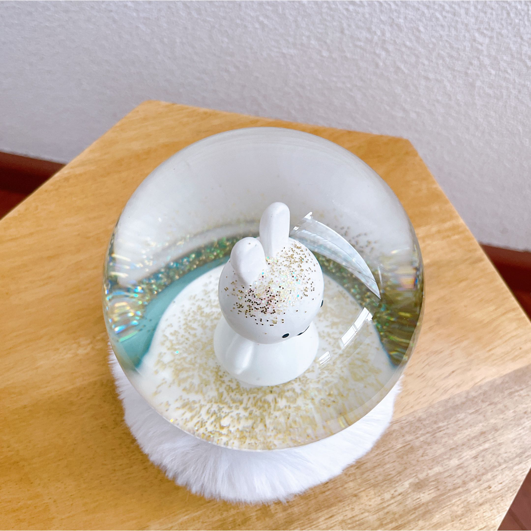 miffy【日本未販売】ミッフィー スノードーム ホワイト＆ゴールドの