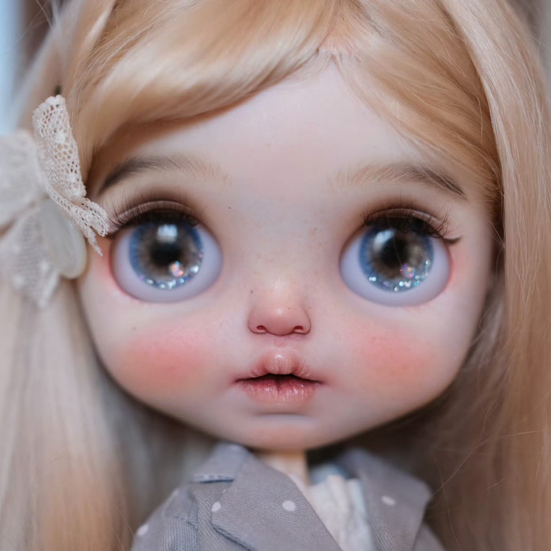 有名海外作家様 カスタムブライス 人形 かわいい キラキラ 透明感 純粋