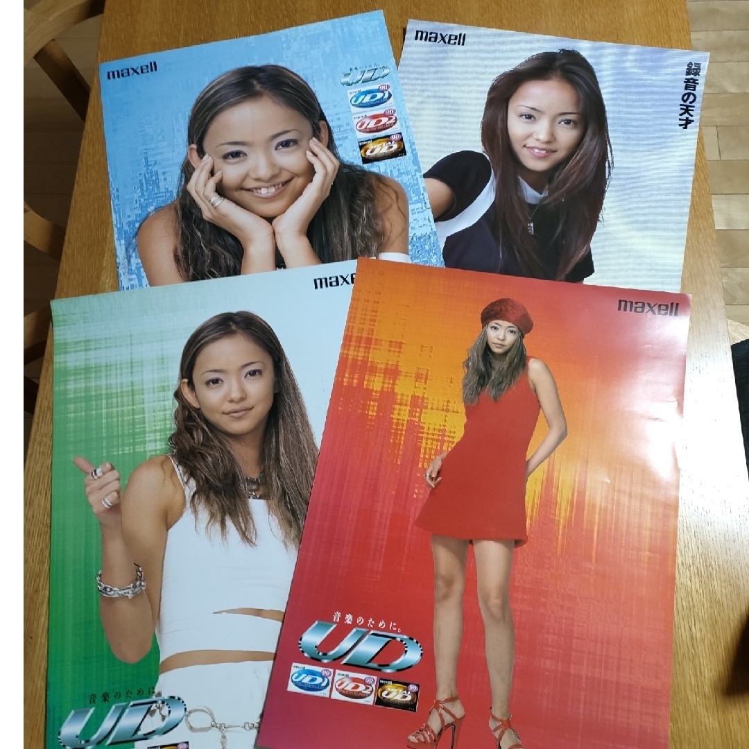 325 安室奈美恵 ポスター 4枚の通販 by ハンドタオル's shop｜ラクマ