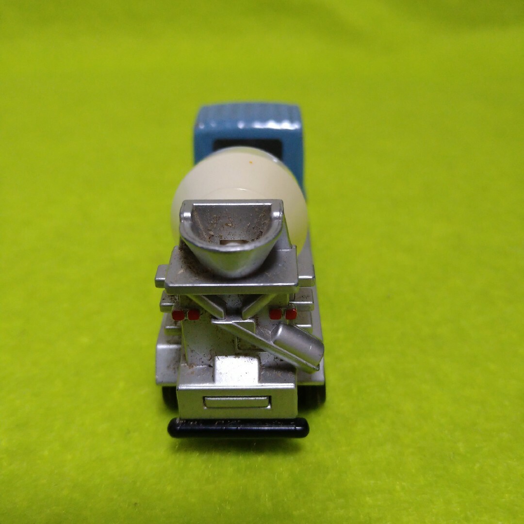 Takara Tomy - トミカ ミキサー車【日産 ディーゼル クオン トラック