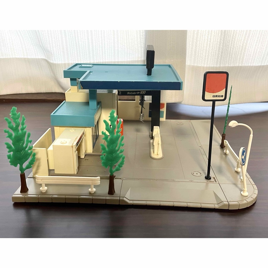 Takara Tomy - トミカ ガソリンスタンド 日本石油 旧トミカの通販 by