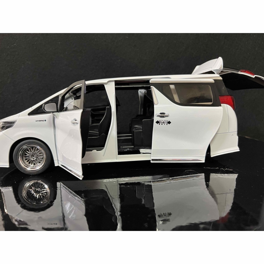 トヨタ TOYOTA アルファード 1/18 ミニカー ホワイト H171の通販 by K