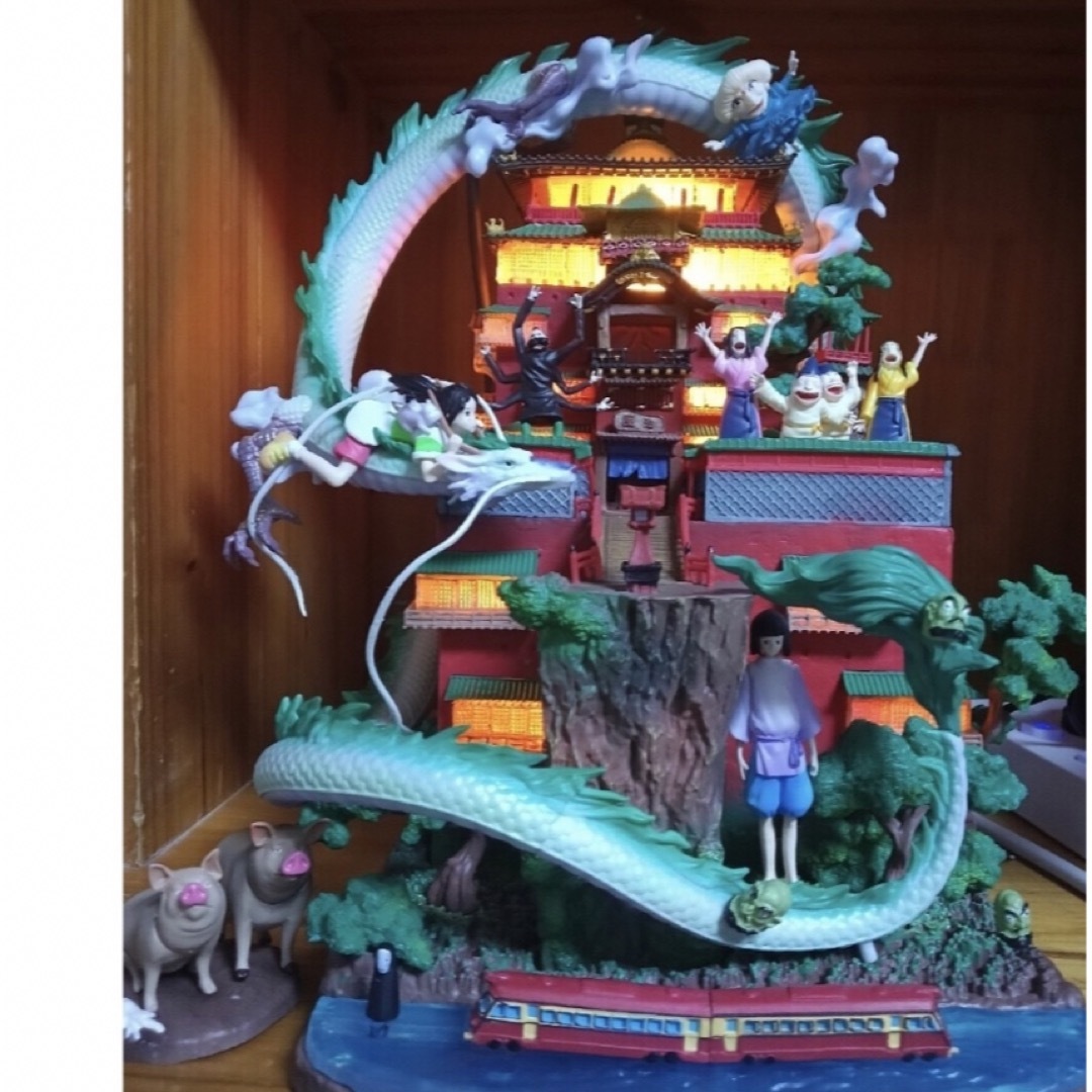 ジブリ 千と千尋の神隠し 油屋 フィギュア PVC製品 ガレージキット の