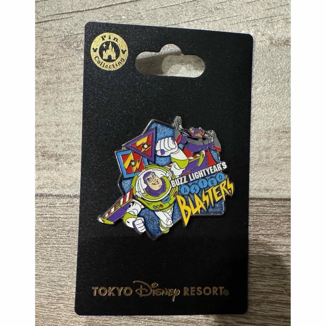 ディズニー アストロブラスター バスライトイヤー ピンバッジの通販 by
