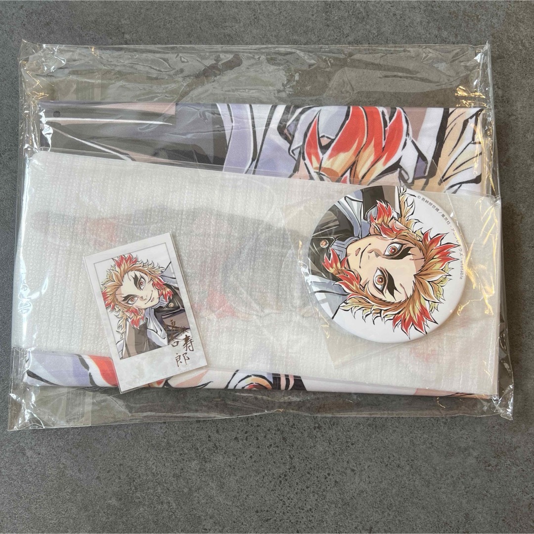 鬼滅の刃 コミケ 煉獄杏寿郎 寝そべり アクスタ 缶バッジ ポスター