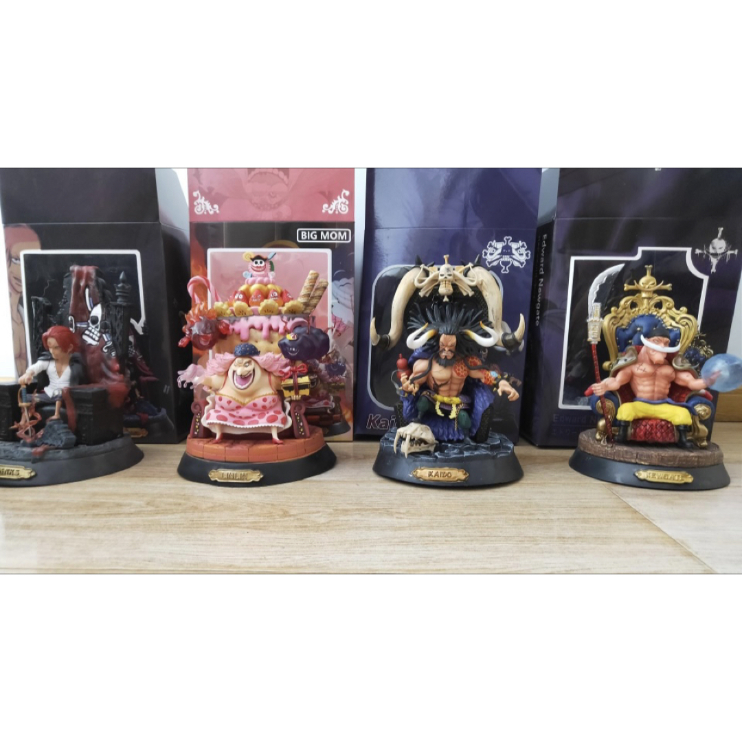 ワンピース カイドウ ビッグマム 白ひげ シャンクスフィギュア PVC製品