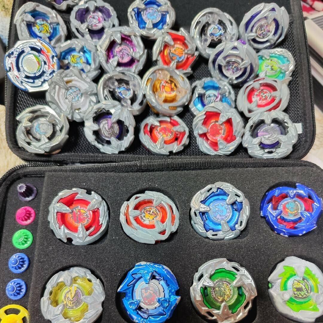 Takara Tomy - 週末限定価格！ベイブレードX引退品！66個＋αまとめ売り