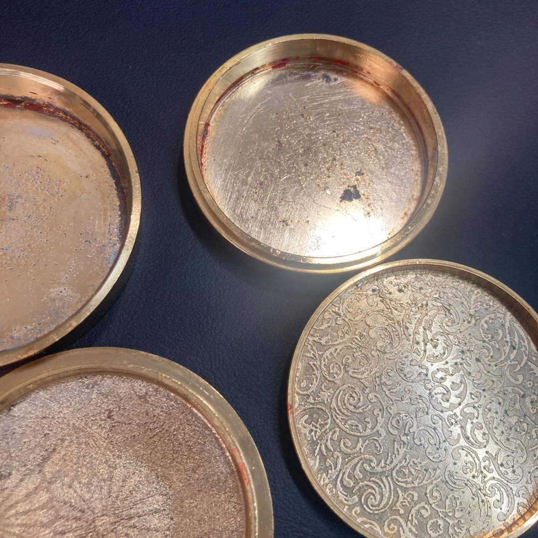 朱肉入れ 菊紋 ゴールドカラー 今上陛下即位記念 皇族 平成2年の通販