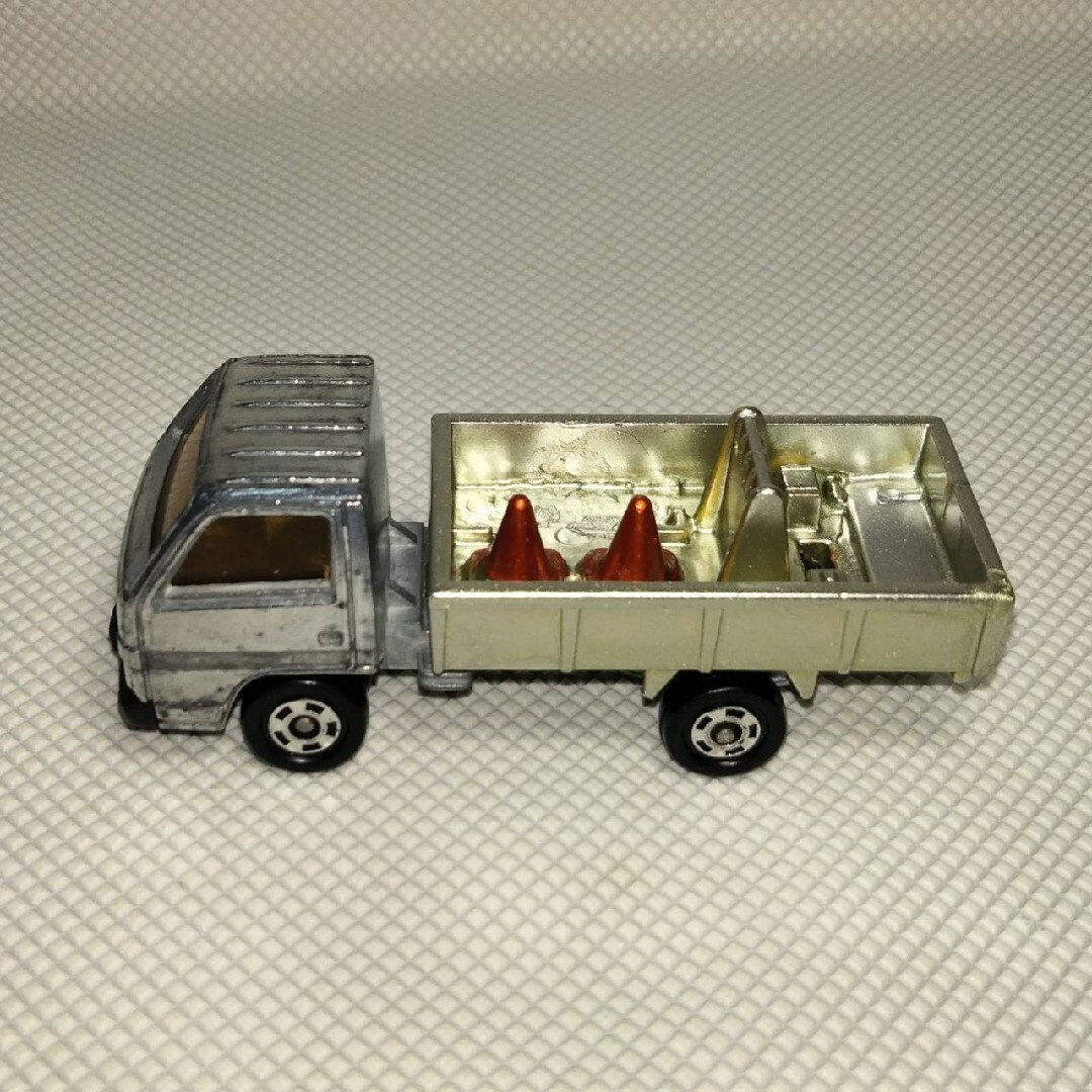 5396 カスタム用等分解トミカ いすゞエルフ 工事資材積載 トラック