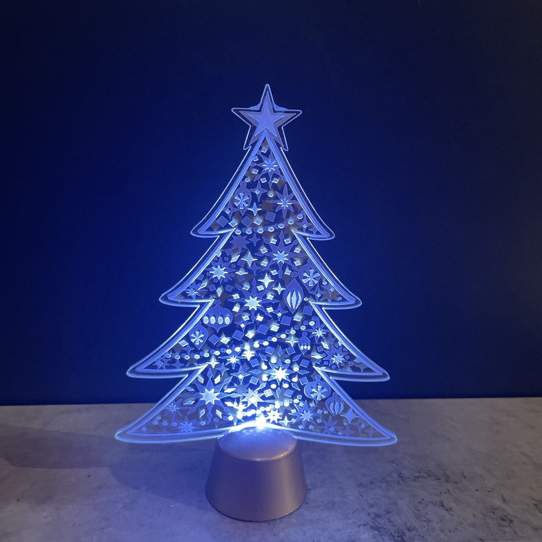クリスマスツリー(アクリルスタンドLED付き)の通販 by ___nico___and