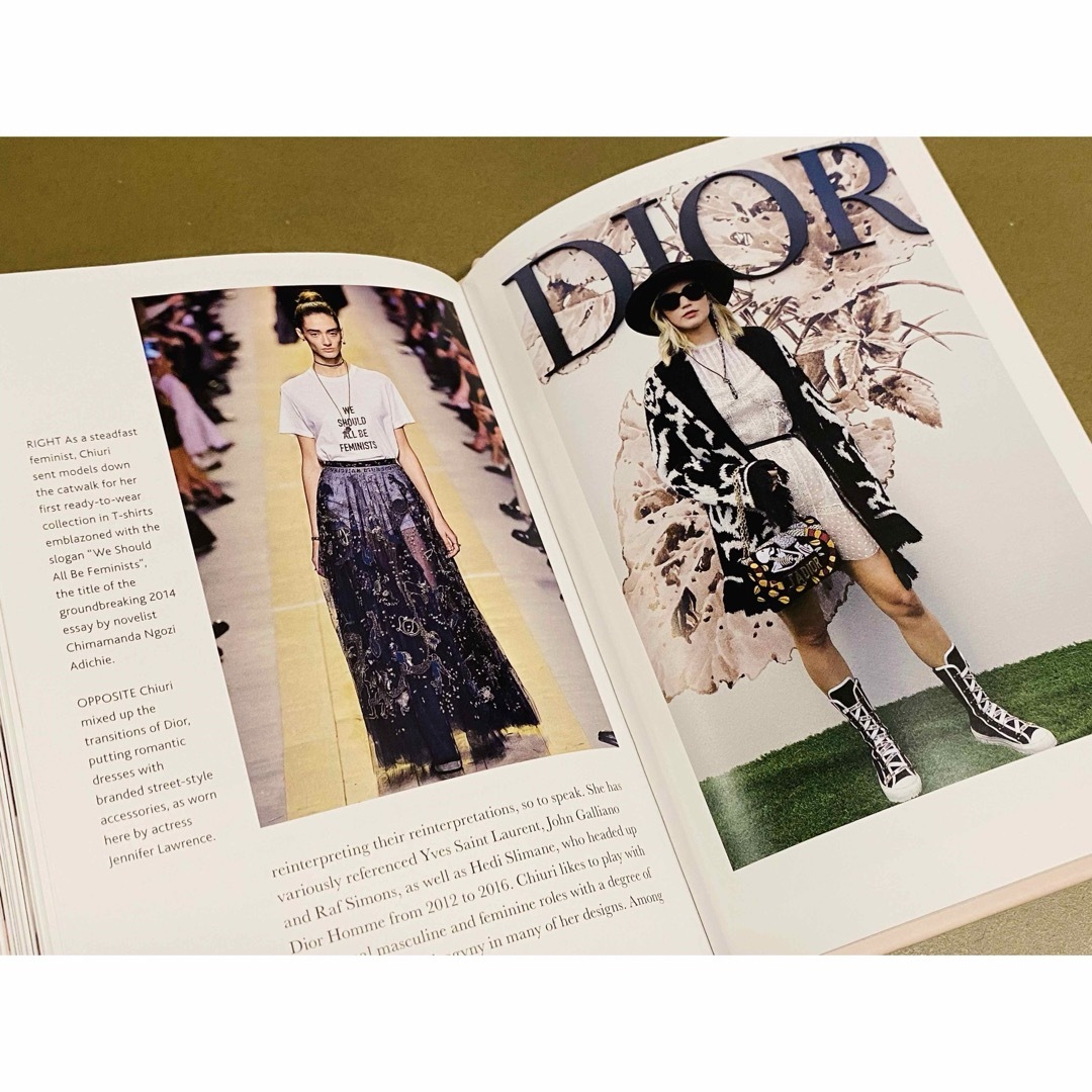 HER DIOR & HATS FROM ディオールブックインテリア
