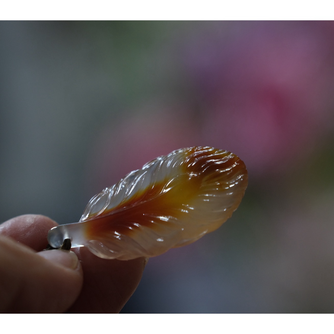 ゴビ石−1328 ゴビ瑪瑙 彫刻『羽毛』 【公式通販】