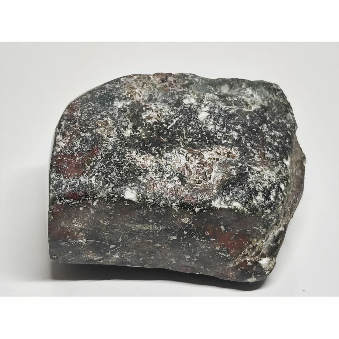 薄青緑 ショップ 479g 翡翠 ヒスイ 原石 鉱物 鑑賞石 自然石 誕生石