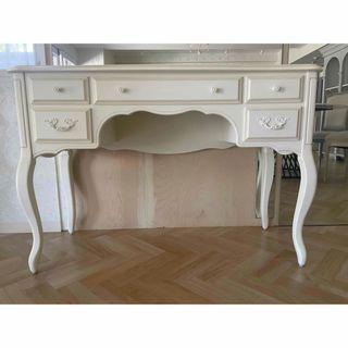 LAURA ASHLEY（ドレッサー/鏡台）のフリマアイテム一覧