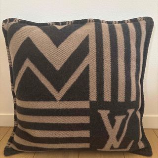 LOUIS VUITTON - 座布団 の通販 by くに's shop｜ルイヴィトンならラクマ