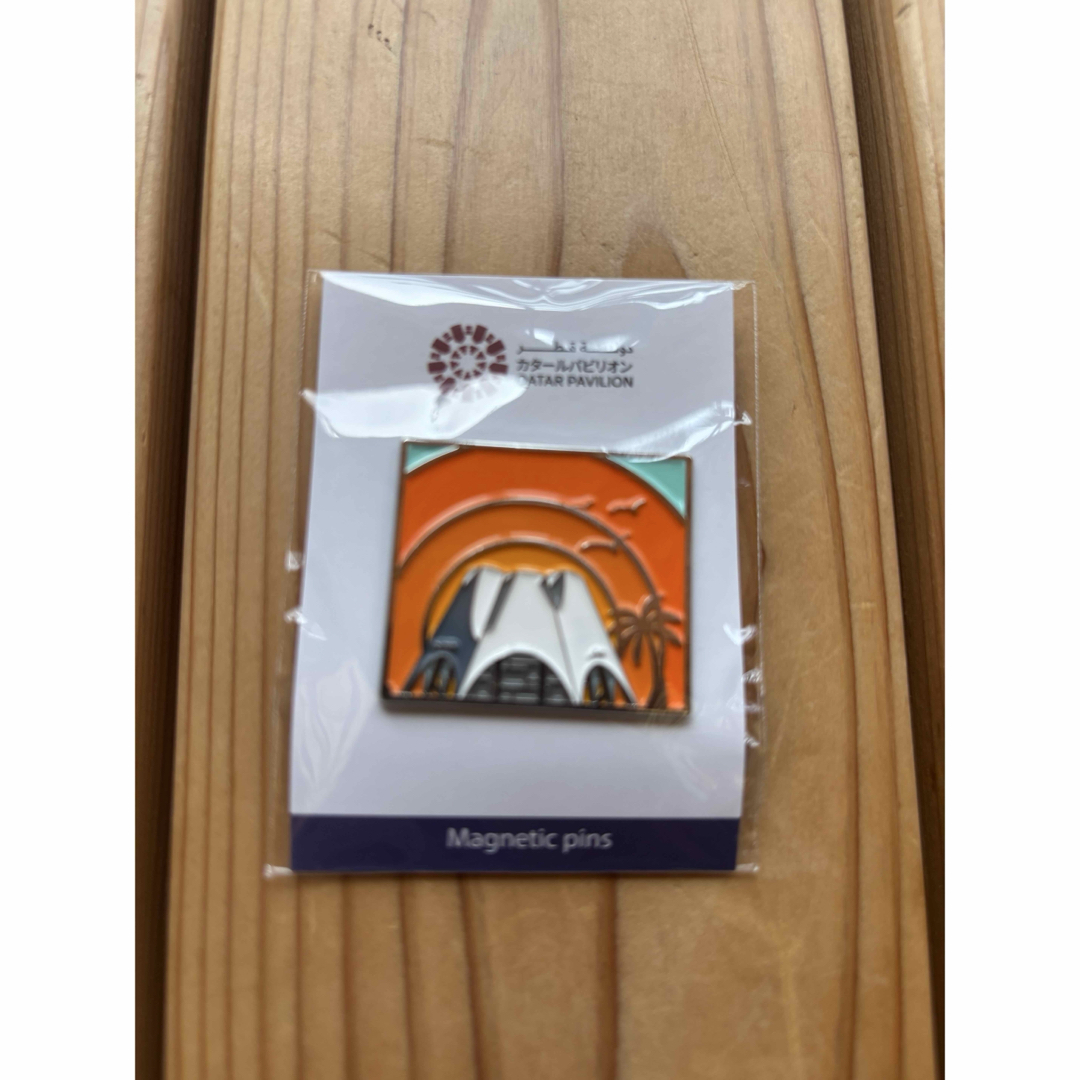 大阪関西万博 カタールパビリオン限定 マグネットピンバッジ ピンズの