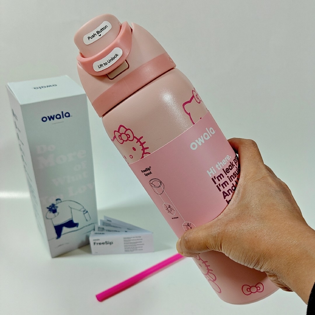 ハローキティ - 新品 Owala FreeSipxHello Kitty水筒32 ozの通販 by