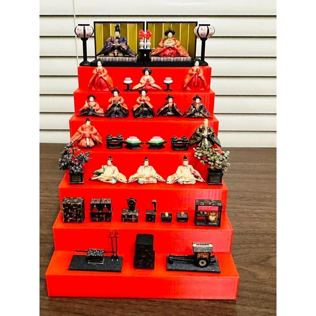 ミニチュア☆ひな人形7段飾り☆フィギュア☆1/64☆リーメントに