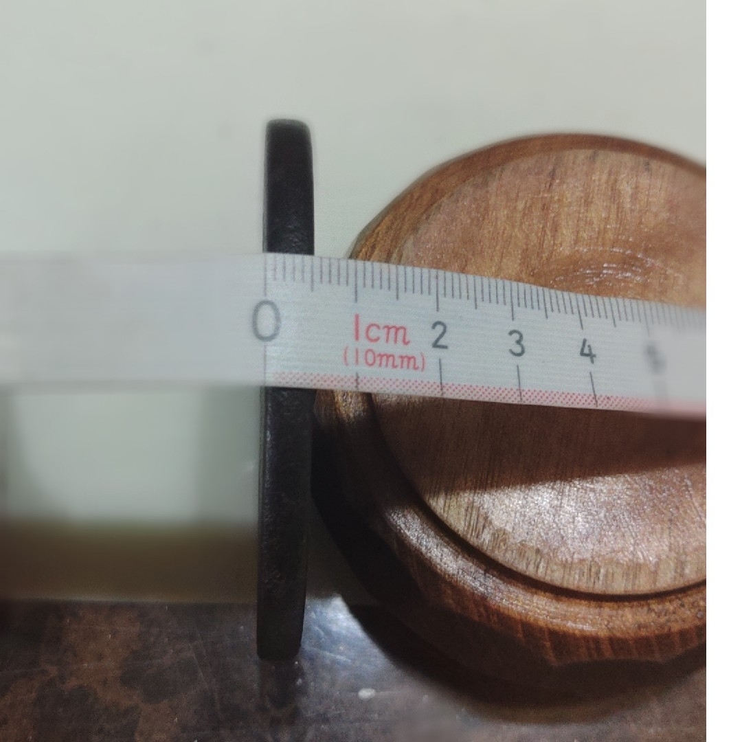 円形鍔 毛彫り 覆輪？ 武具 ツバ かわいい鍔 厚手つば 鉄製 刀装具の