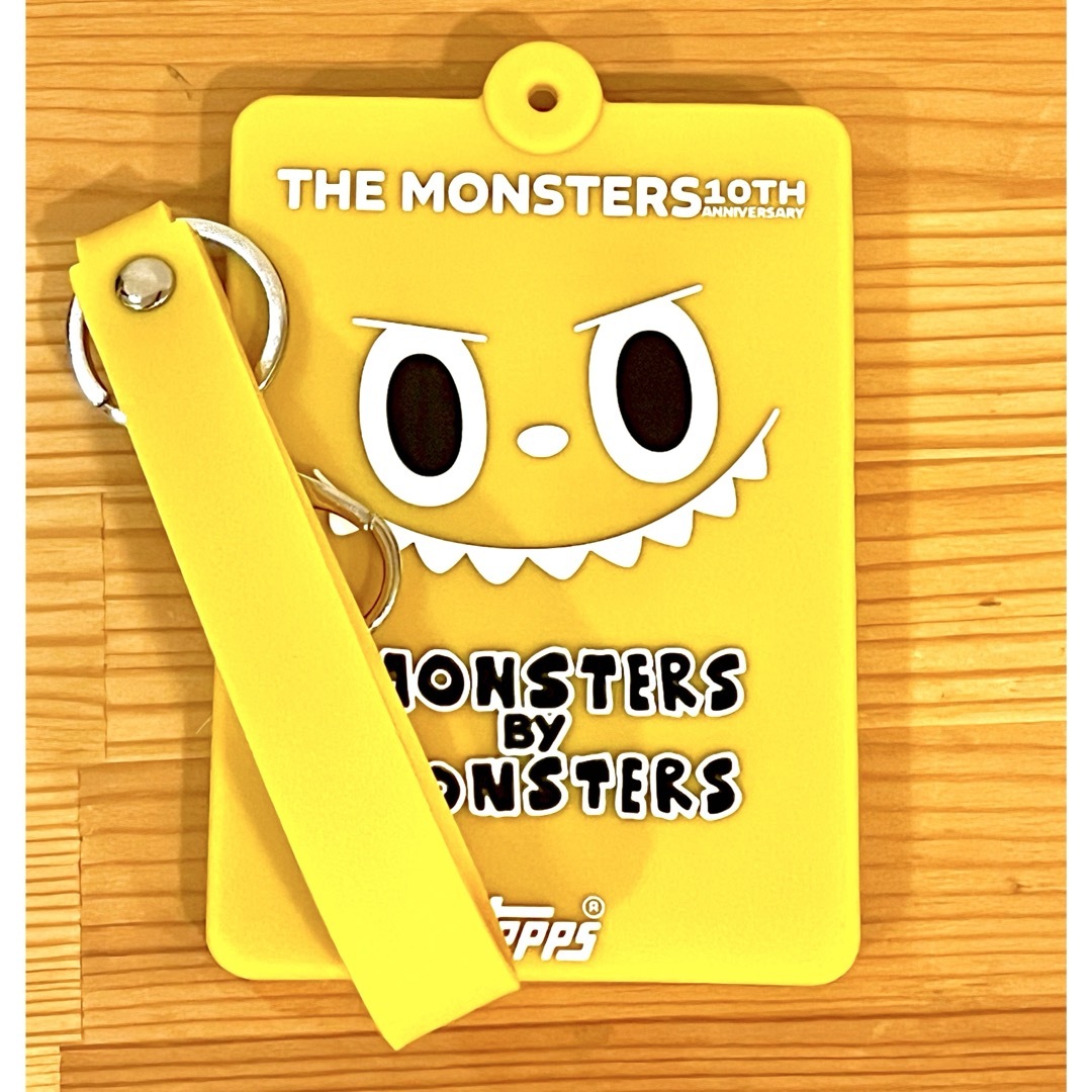 Topps ラブブ 10周年記念BOX カードケース ストラップ付き イエローの