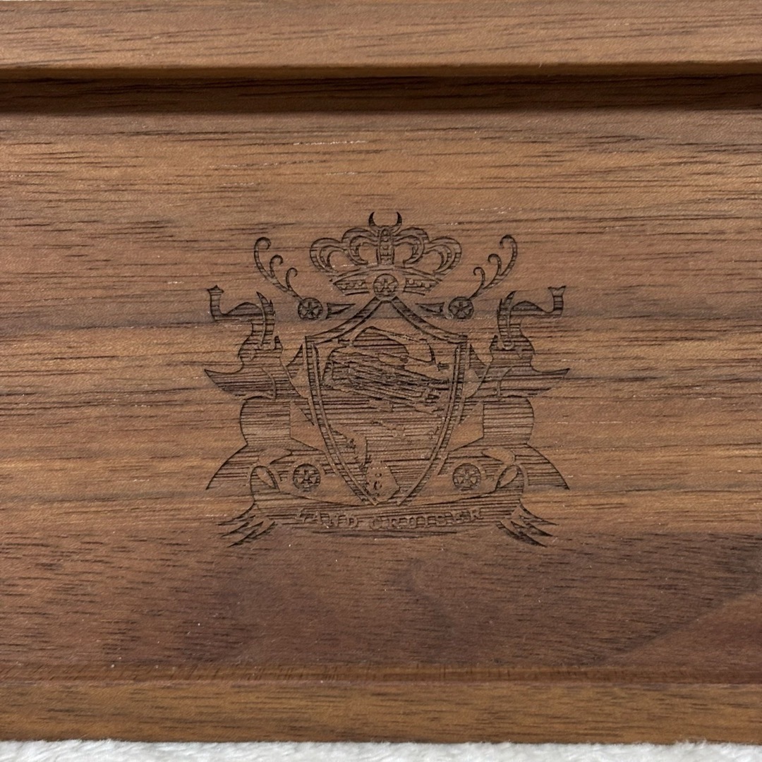 新品】トヨタ ランドクルーザー ウォールナット キートレイ 非売品