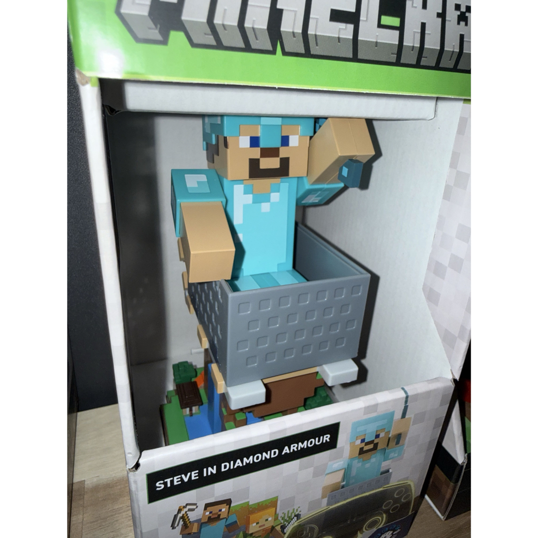 ダイヤモンド装備スティーブ コントローラースタンド マインクラフト