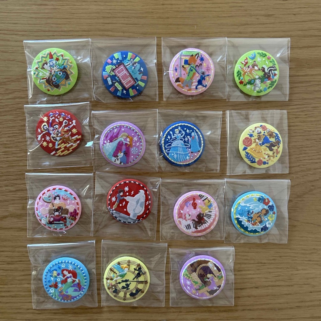 Disney - 15点コンプリートセット】ディズニー 刺繍缶バッジ2