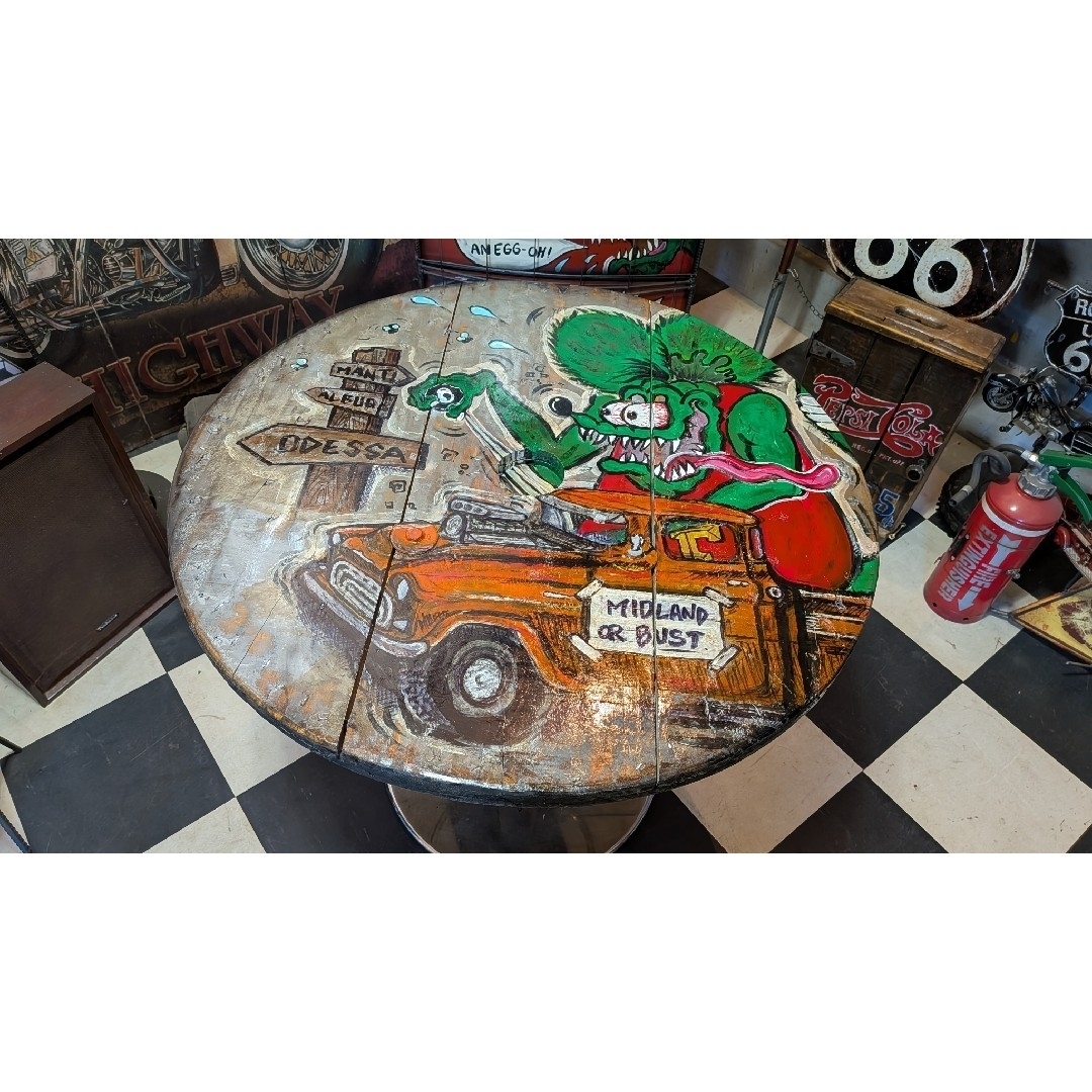 ラットフィンク ガレージテーブル ラウンドテーブル（移動中）コーヒー