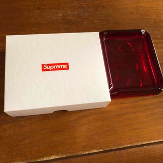 Supremeのフリマアイテム一覧