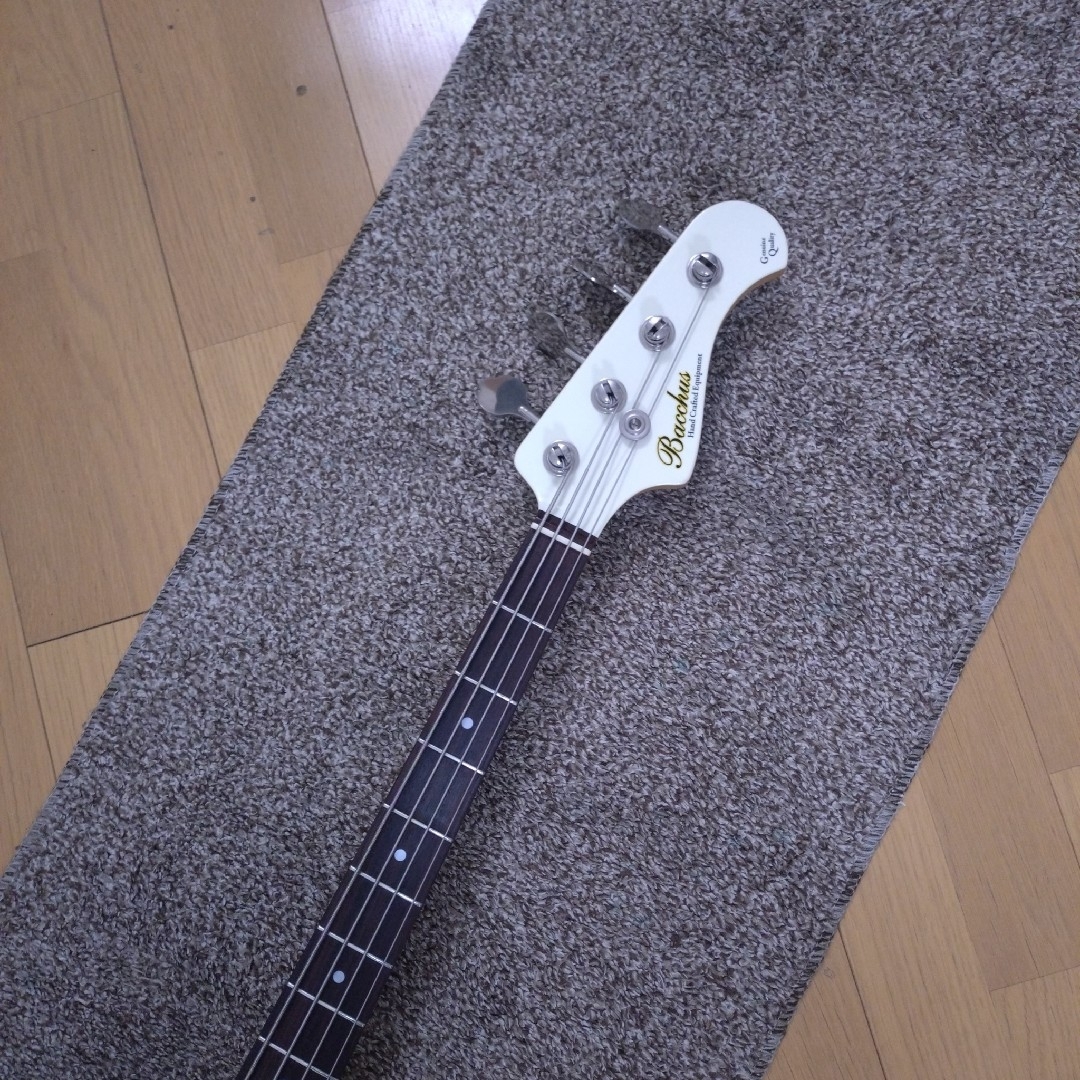 Bacchus TF-001 エレキベース