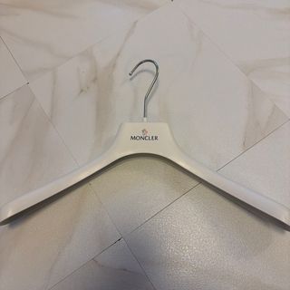 MONCLER（押し入れ収納/ハンガー）のフリマアイテム一覧