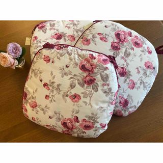 LAURA ASHLEY（クッション）のフリマアイテム一覧