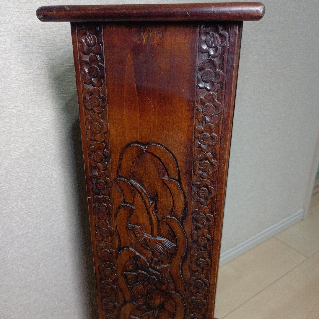 希少レア アンティーク 木製 彫刻入り ラック
